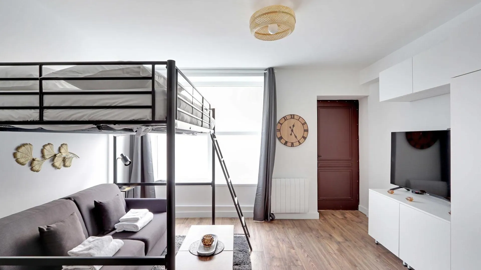 Spacious Studio Cute Neighborhood - Place D'italie Apartment