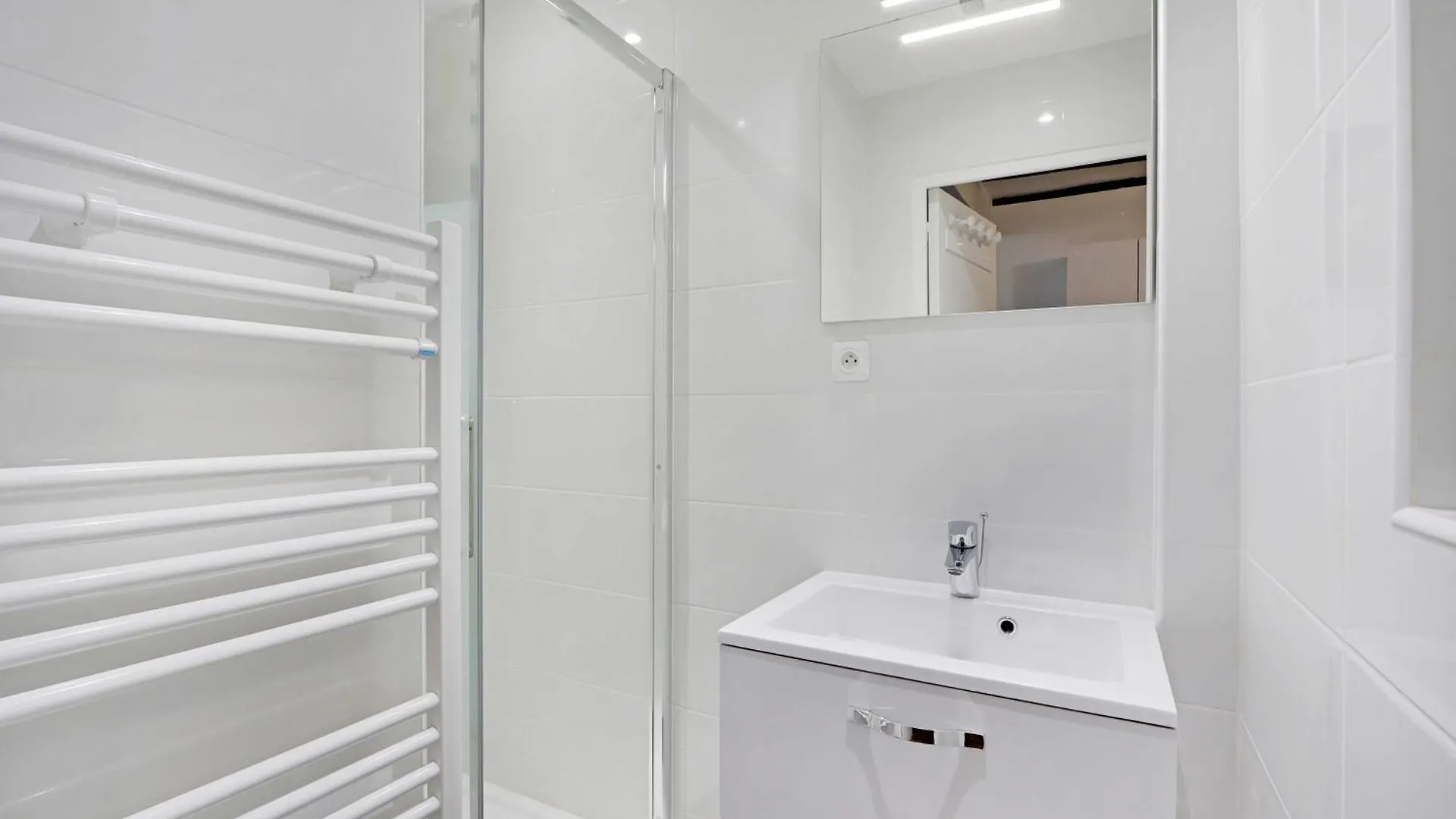 Apartman Spacious Studio Cute Neighborhood - Place D'italie *